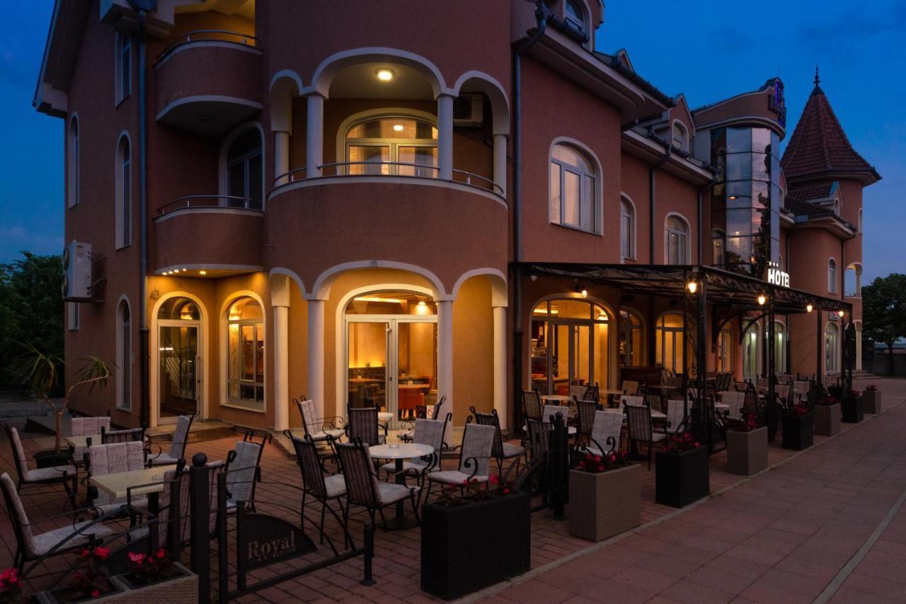 Garni Hotel Royal Crown سوبوتيتْسا المظهر الخارجي الصورة