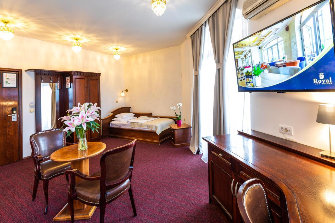 Garni Hotel Royal Crown سوبوتيتْسا المظهر الخارجي الصورة