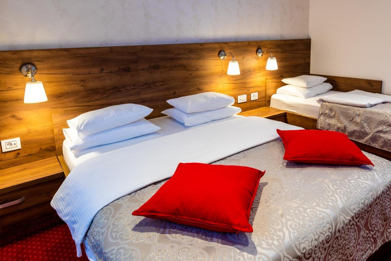 Garni Hotel Royal Crown سوبوتيتْسا المظهر الخارجي الصورة