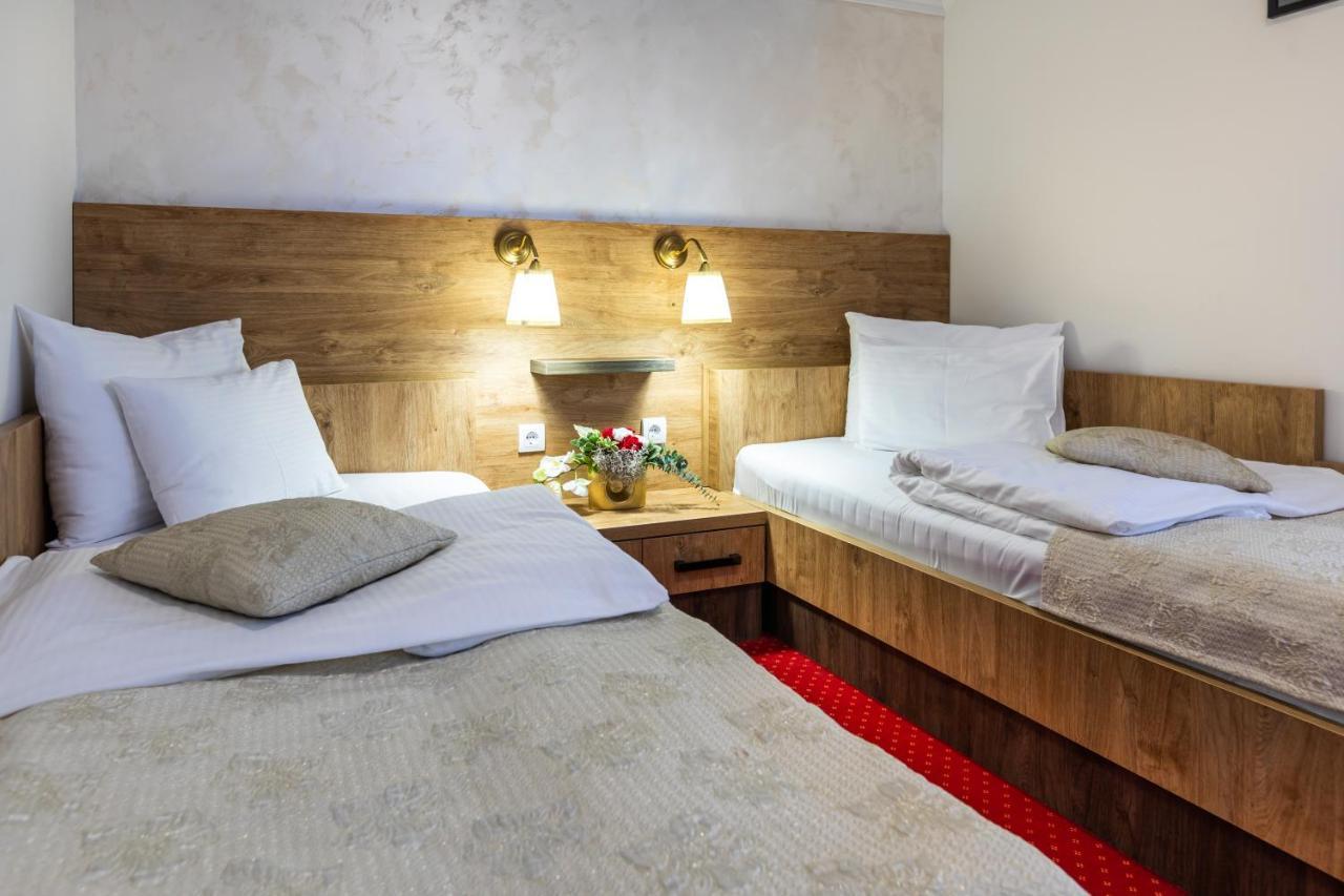 Garni Hotel Royal Crown سوبوتيتْسا المظهر الخارجي الصورة