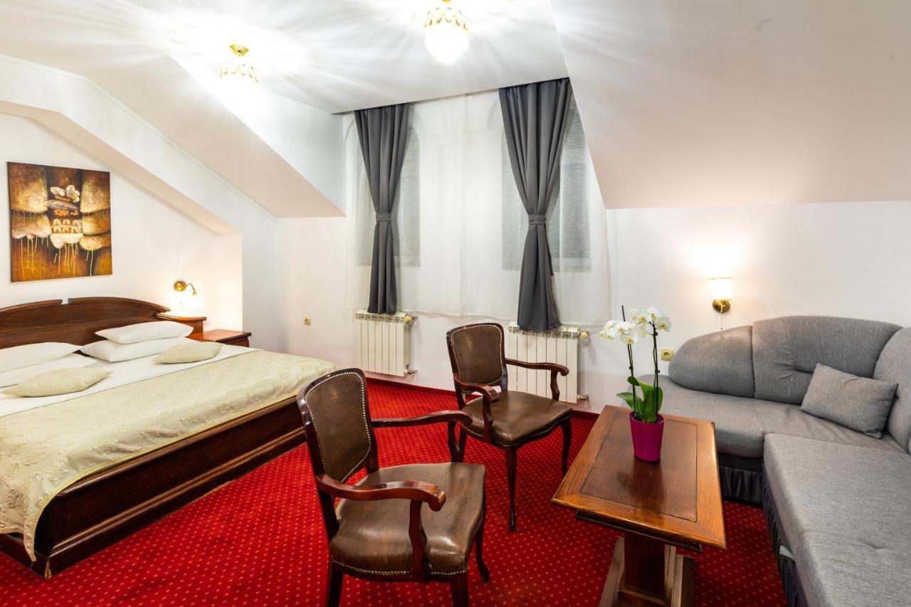 Garni Hotel Royal Crown سوبوتيتْسا المظهر الخارجي الصورة